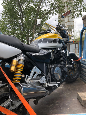 Денис Yamaha XJR 1200
